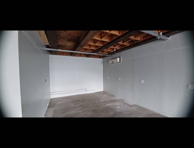76M² OFFICE TO LET IN HYDE PARK
